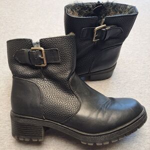 JUST FAB ANKLE BOOTS WOMENS SIZE 9 BLACK FAUX FUR LINED CHUNKY SOLE BIKER COMFY